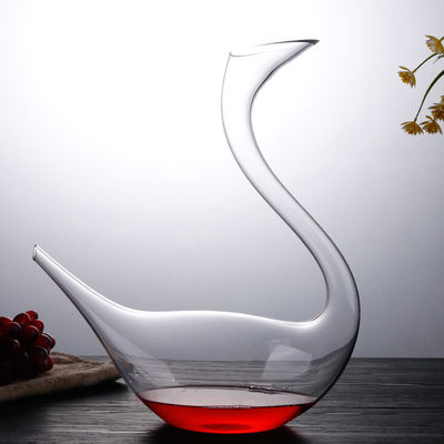 cisne material de cristal sem chumbo feito a mão do filtro de vidro do vinho 1800ml dada forma fornecedor