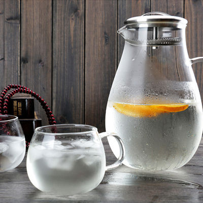a garrafa moderna da água 64oz com o copo para a bebida/fruto infundiu a água Eco amigável fornecedor